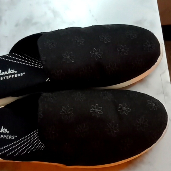 Cute open toe 😁😻 - Picture 3 of 7